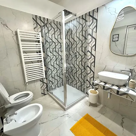 Sunny's - 8min From Colosseum * Rome