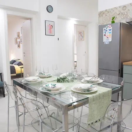 Sunny's - 8min From Colosseum Apartment